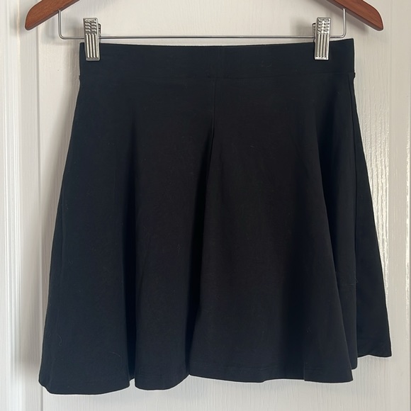 PINK SKIRT - Picture 3 of 4